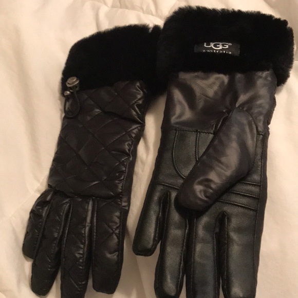 UGG Accessories - FINAL PRICE UGG AUSTRALIA SHEARLING CUFFED GLOVES